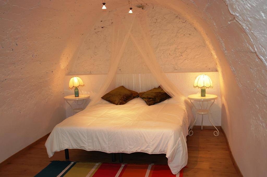 Habitaciones Con Encanto - Cal Alejandro Montsonis Bagian luar foto