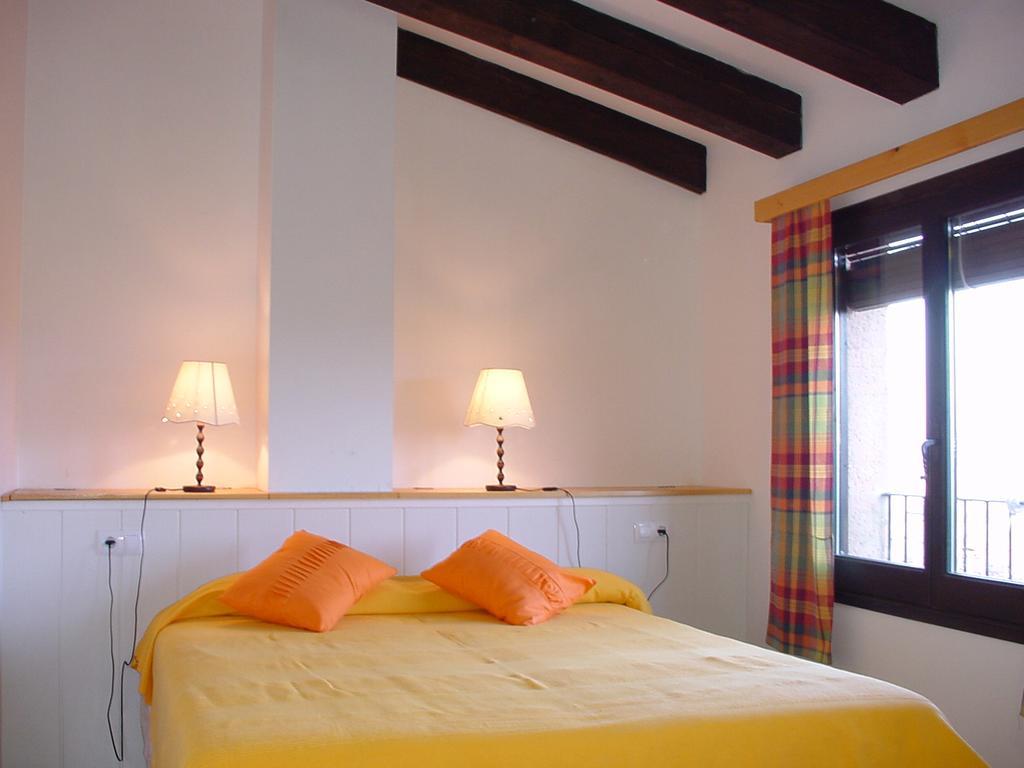 Habitaciones Con Encanto - Cal Alejandro Montsonis Bagian luar foto